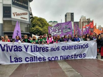 Rosario: empezó la marcha por #NiUnaMenos